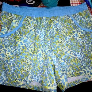 Columbia large shorts NWOT